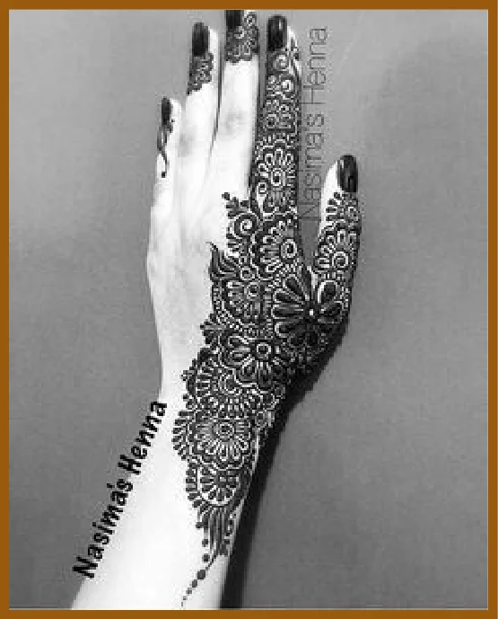 Grid Style Aesthetic Back Hand Mehndi With Filled Motifs